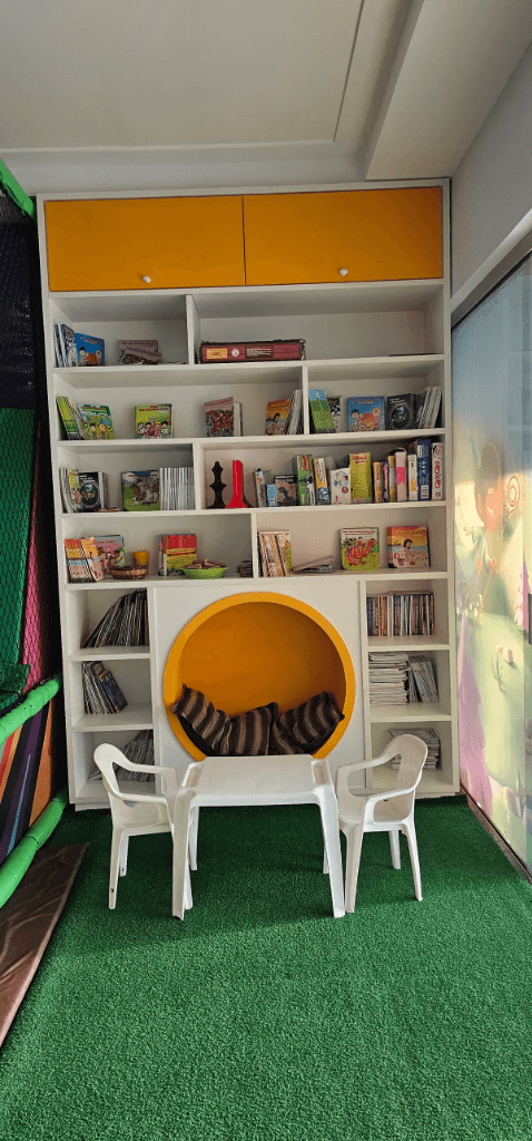 Cantinho da Leitura e Jogos Educativos no Pimentinha Park